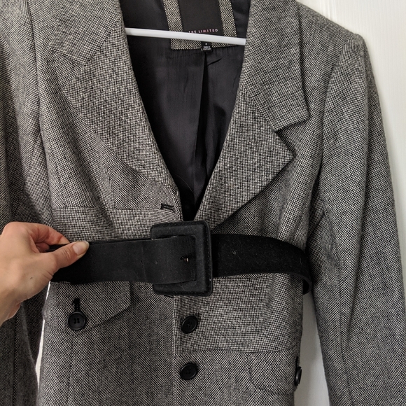 Blazer - Picture 2 of 3